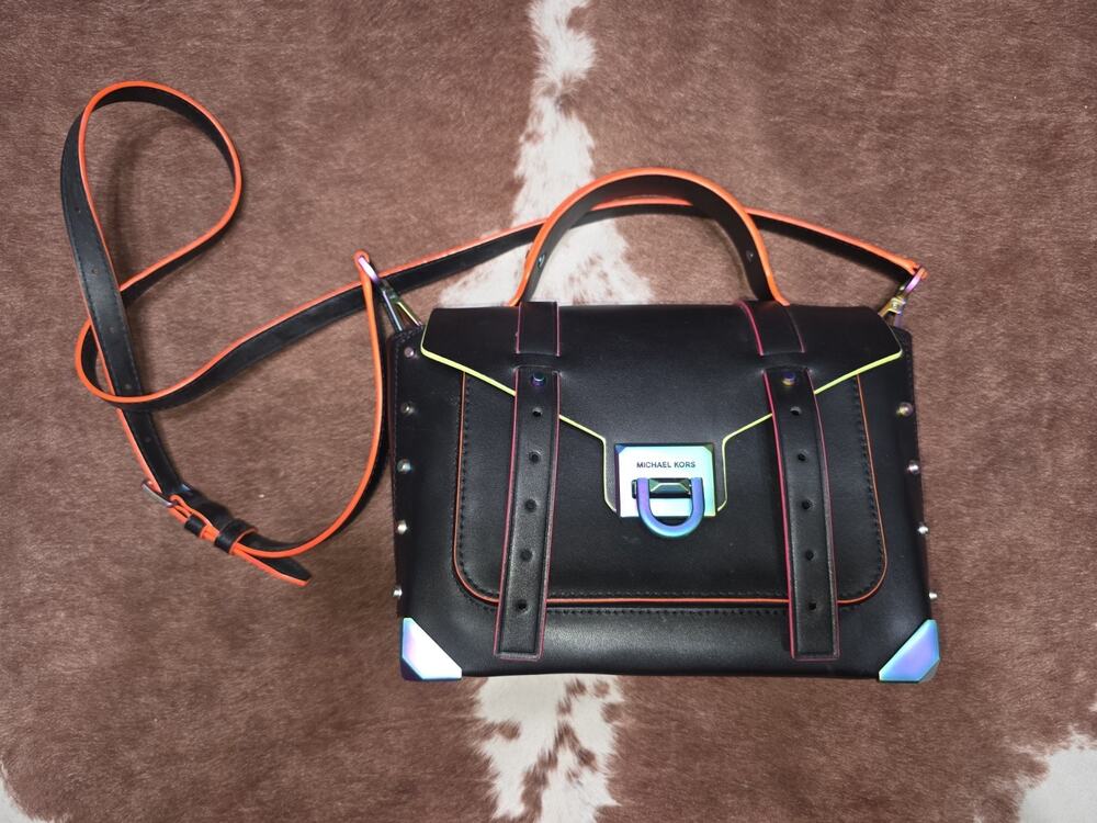 Manhattan Medium Contrast-Trim Leather Satchel